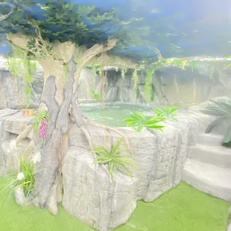 אכסניה Futurotel Space *